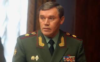 หัวหน้าเสนาธิการทั่วไป Valery Gerasimov ในสงครามลูกผสม เงาของ 